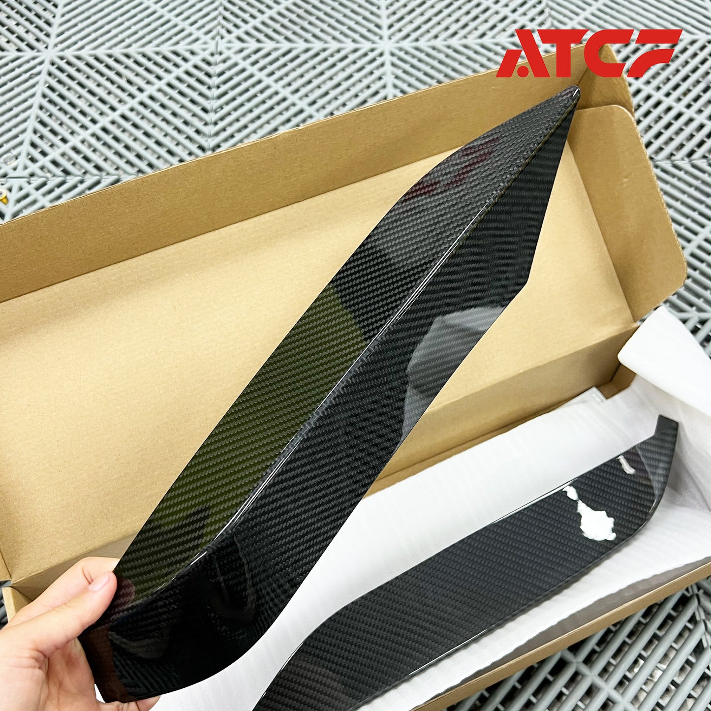 Paraurti anteriori superiori in fibra di carbonio per BMW F80 F82 F83