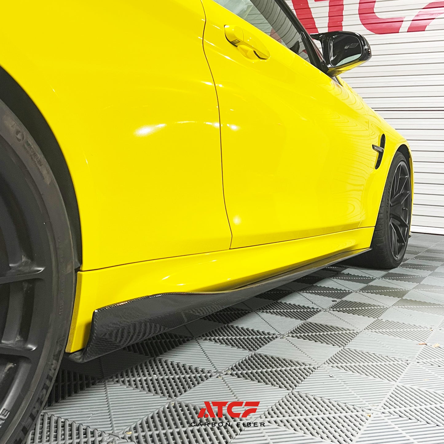 Minigonne laterali in fibra di carbonio stile R per BMW F80/F81/F82/F83