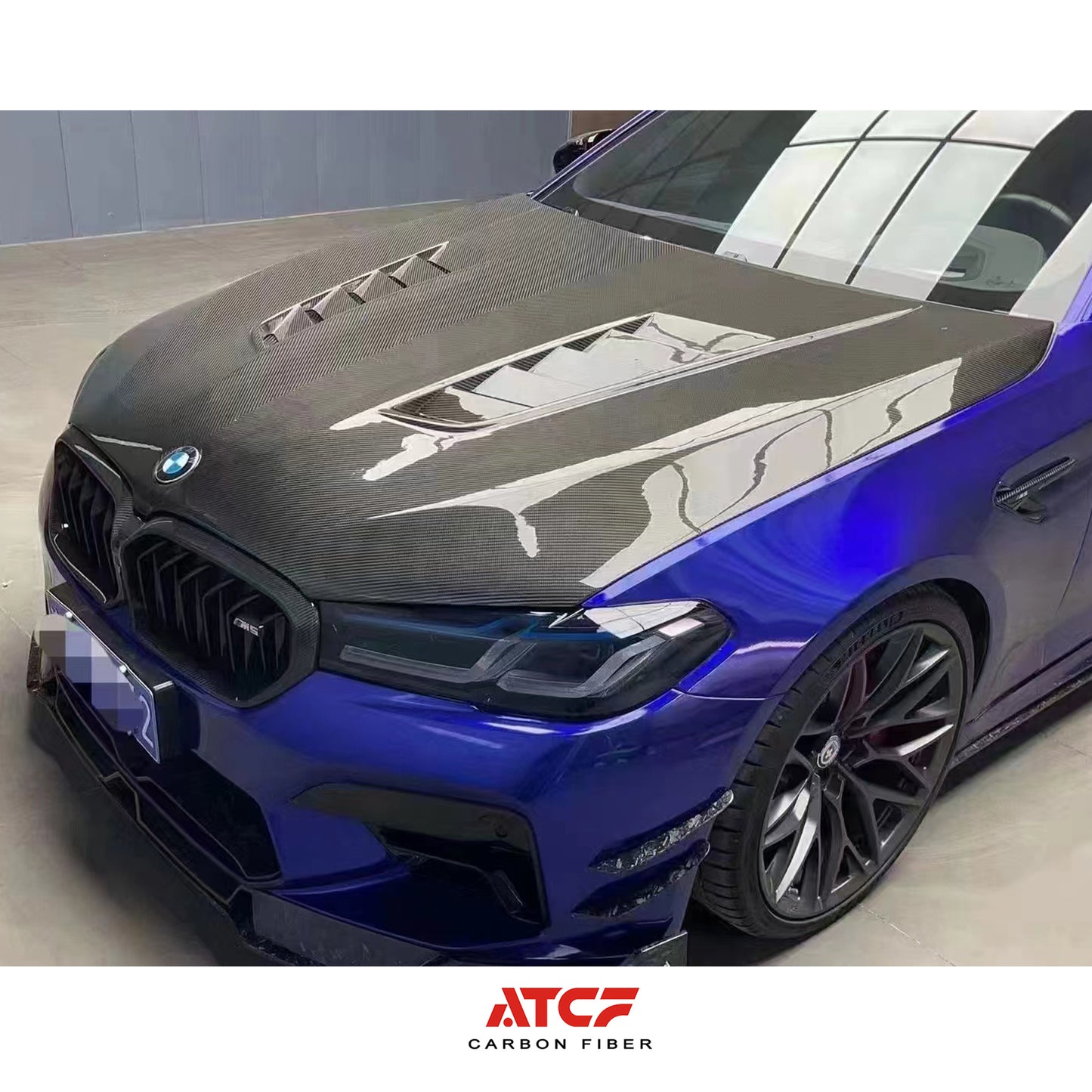 Cofano a V in fibra di carbonio della BMW F90 M5