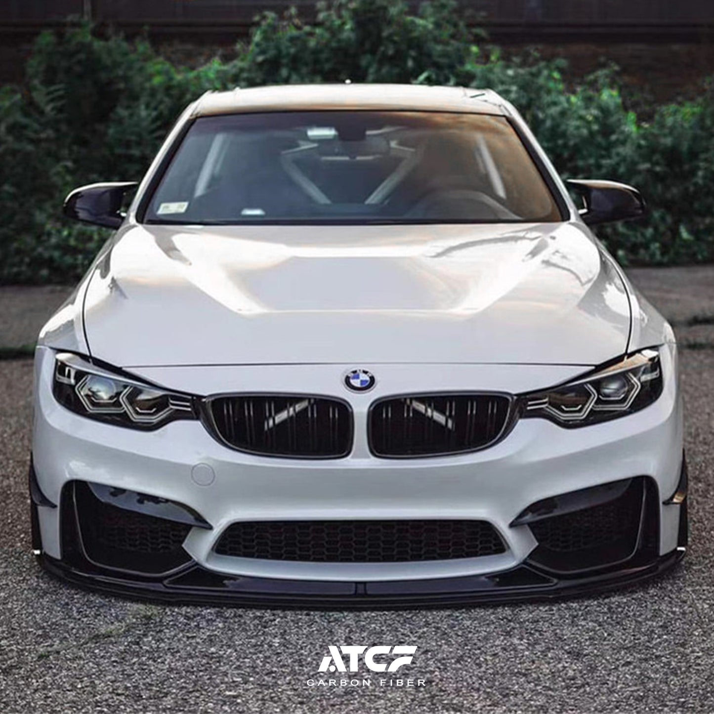 Spoiler anteriore Revozport in fibra di carbonio per BMW F80 F82 F83 con alette