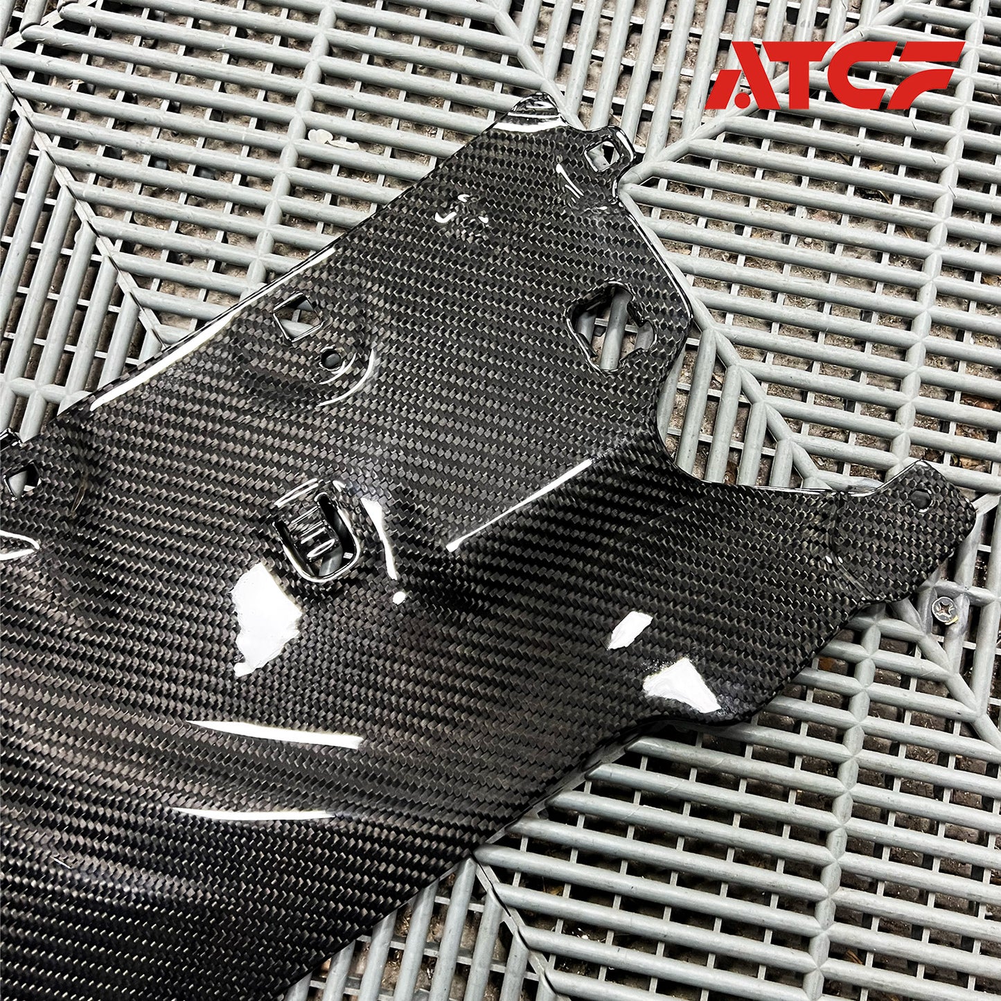 Copertura del radiatore del liquido di raffreddamento in fibra di carbonio per BMW F90 M5