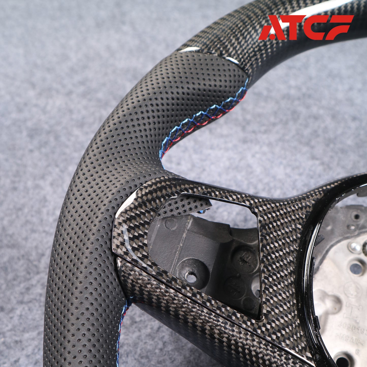 Volante in fibra di carbonio stile BMW G80/G81/G82/G83/G87G20 G30