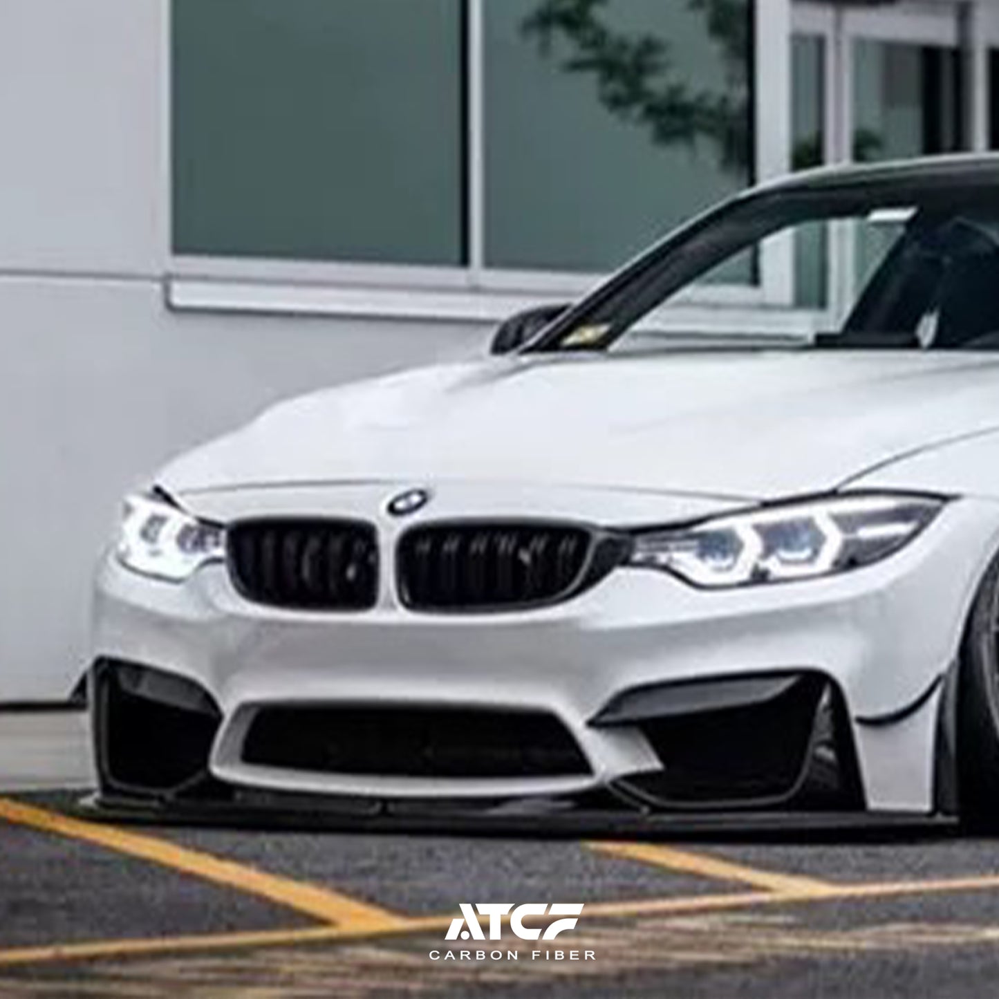 Spoiler anteriore Revozport in fibra di carbonio per BMW F80 F82 F83 con alette