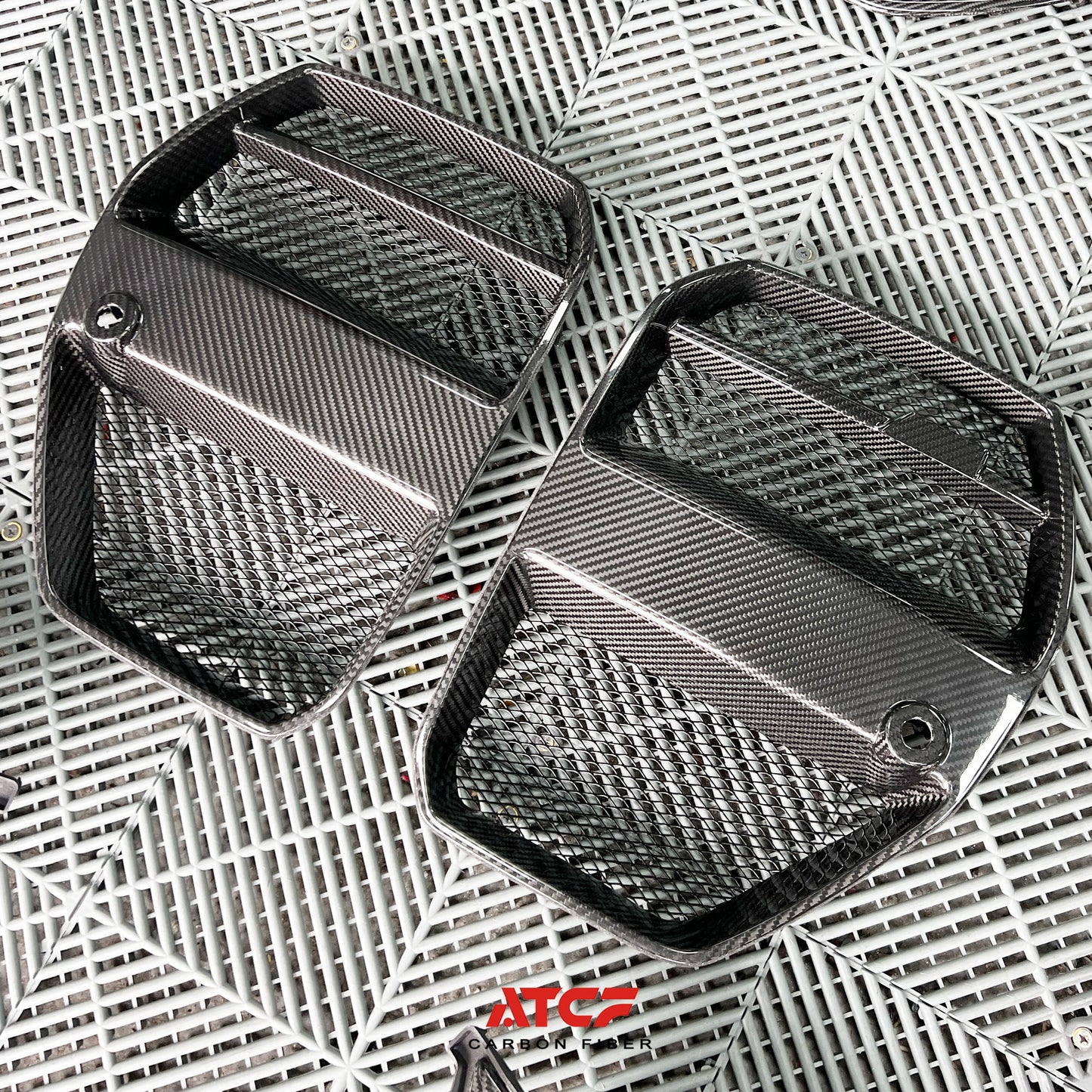 Griglia anteriore in fibra di carbonio stile V per BMW G80/G81/G82/G83