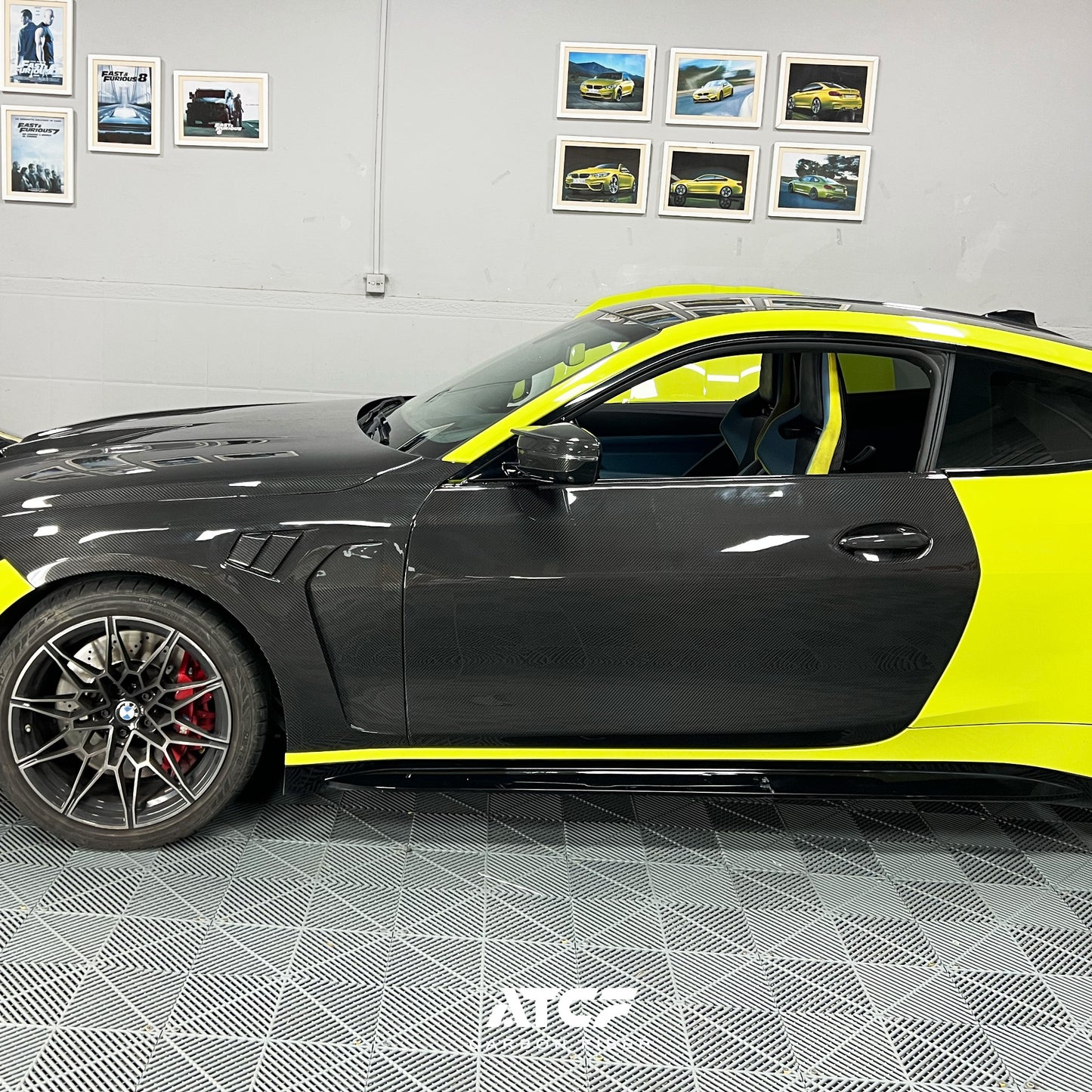 Porte in fibra di carbonio della BMW G82 M4
