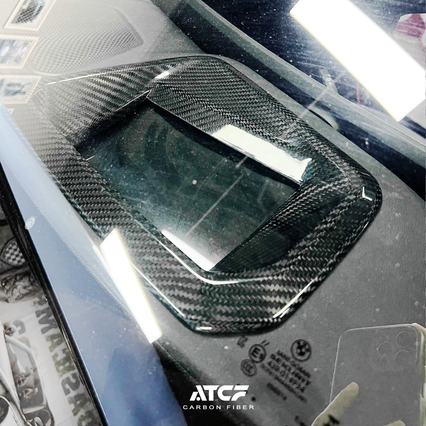 Copertura HUD in fibra di carbonio per BMW G87 LHD
