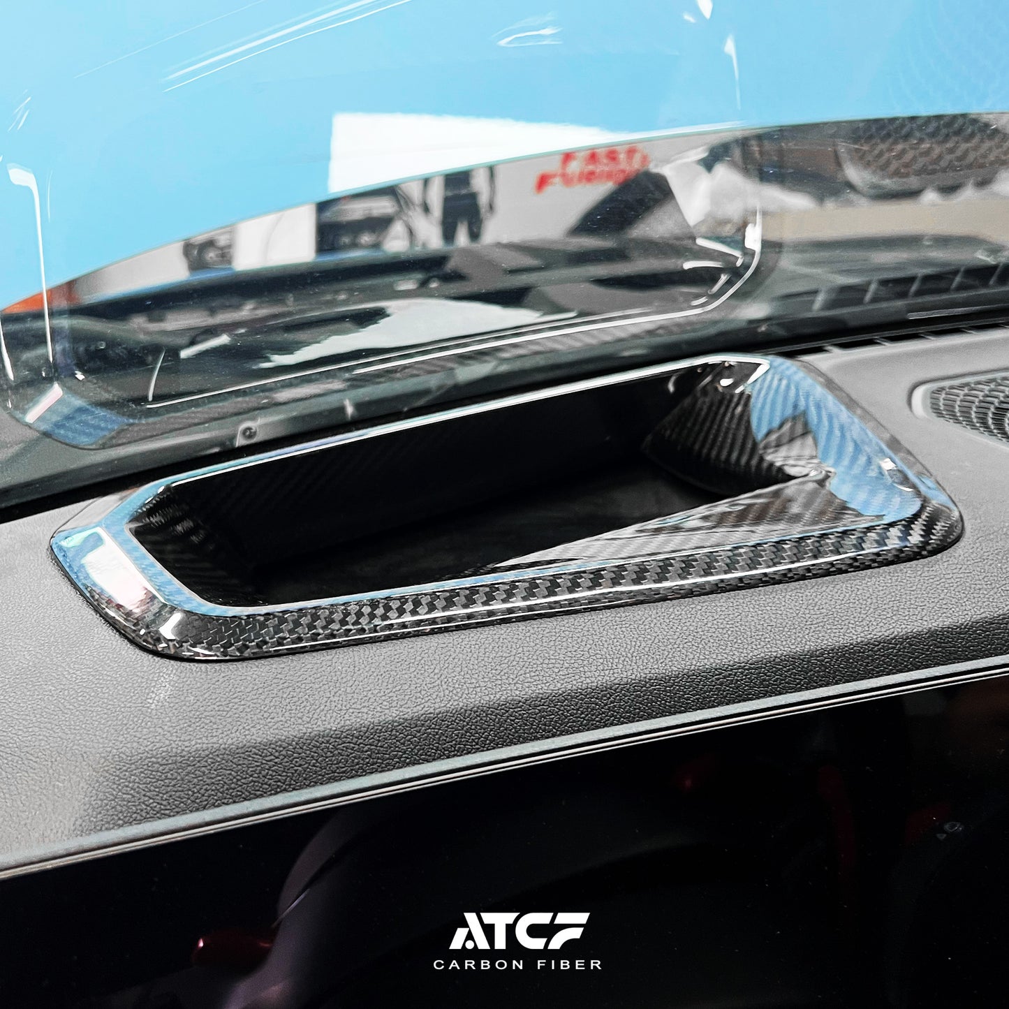 Copertura HUD in fibra di carbonio per BMW G87 LHD
