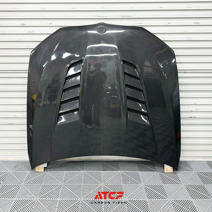 Cofano a V in fibra di carbonio della BMW F90 M5