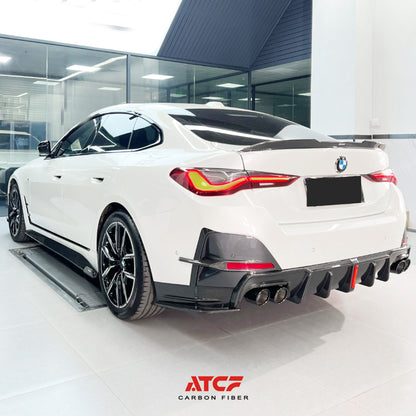 Labbro anteriore in fibra di carbonio per BMW G22 G23