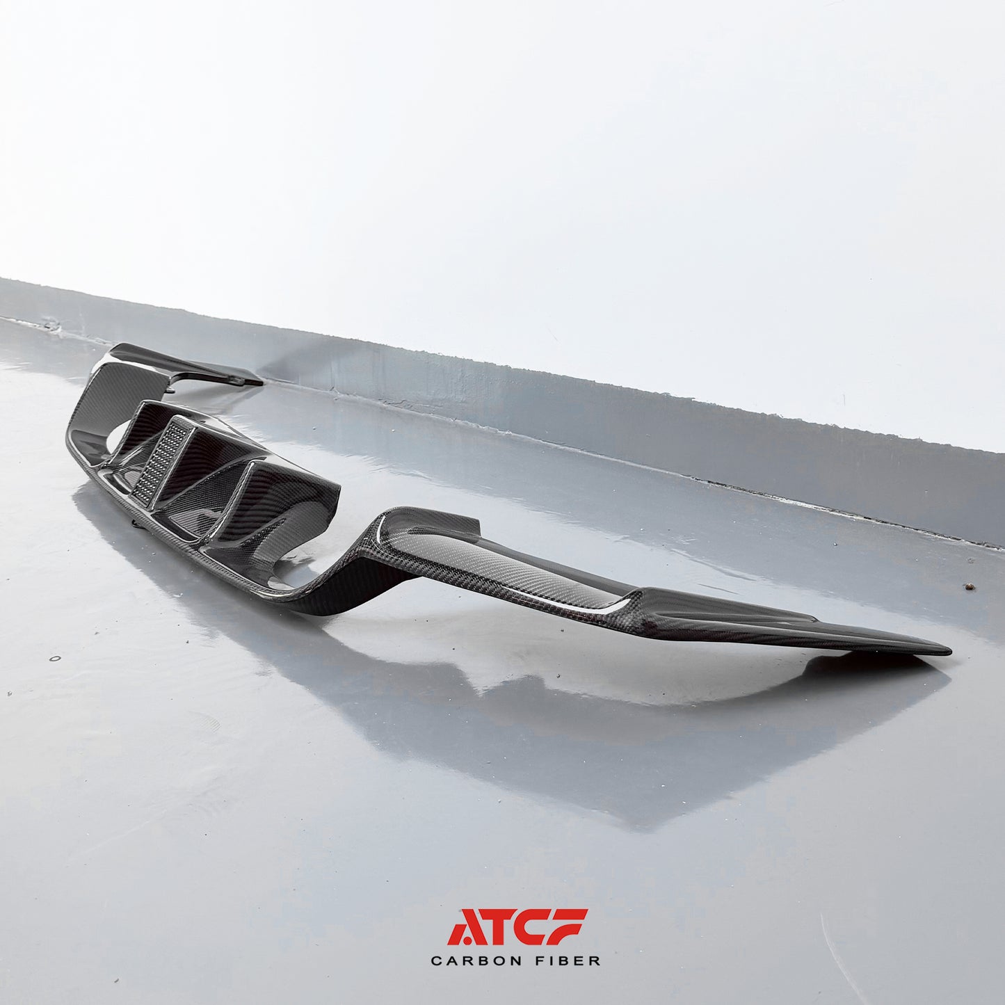 BMW F80 F82 F83 Diffuser with light carbon
