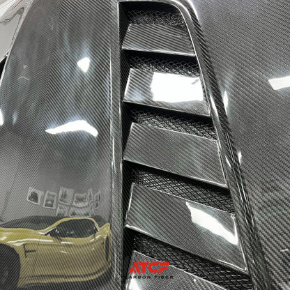 Cofano a V in fibra di carbonio della BMW F90 M5