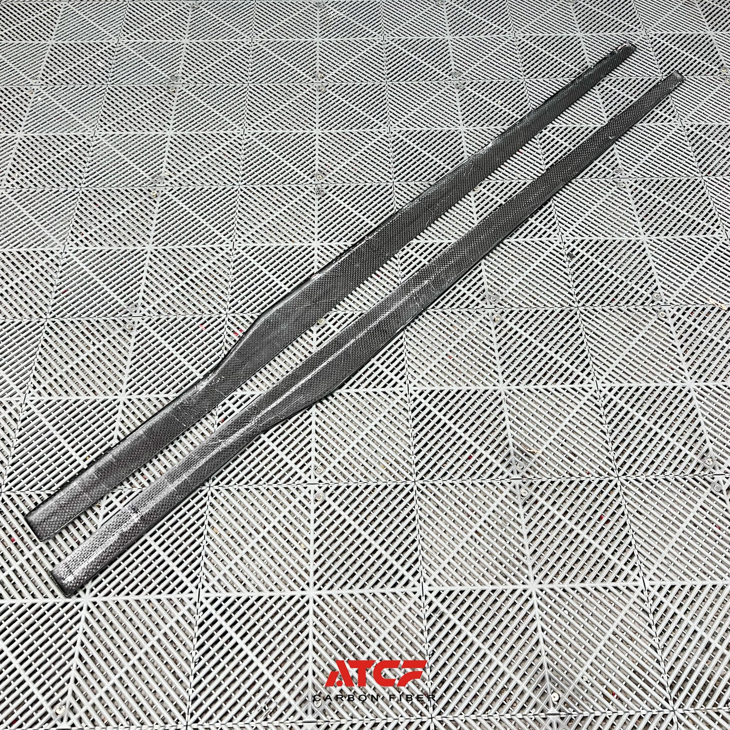 Minigonne laterali MHC in fibra di carbonio per BMW G87 M2