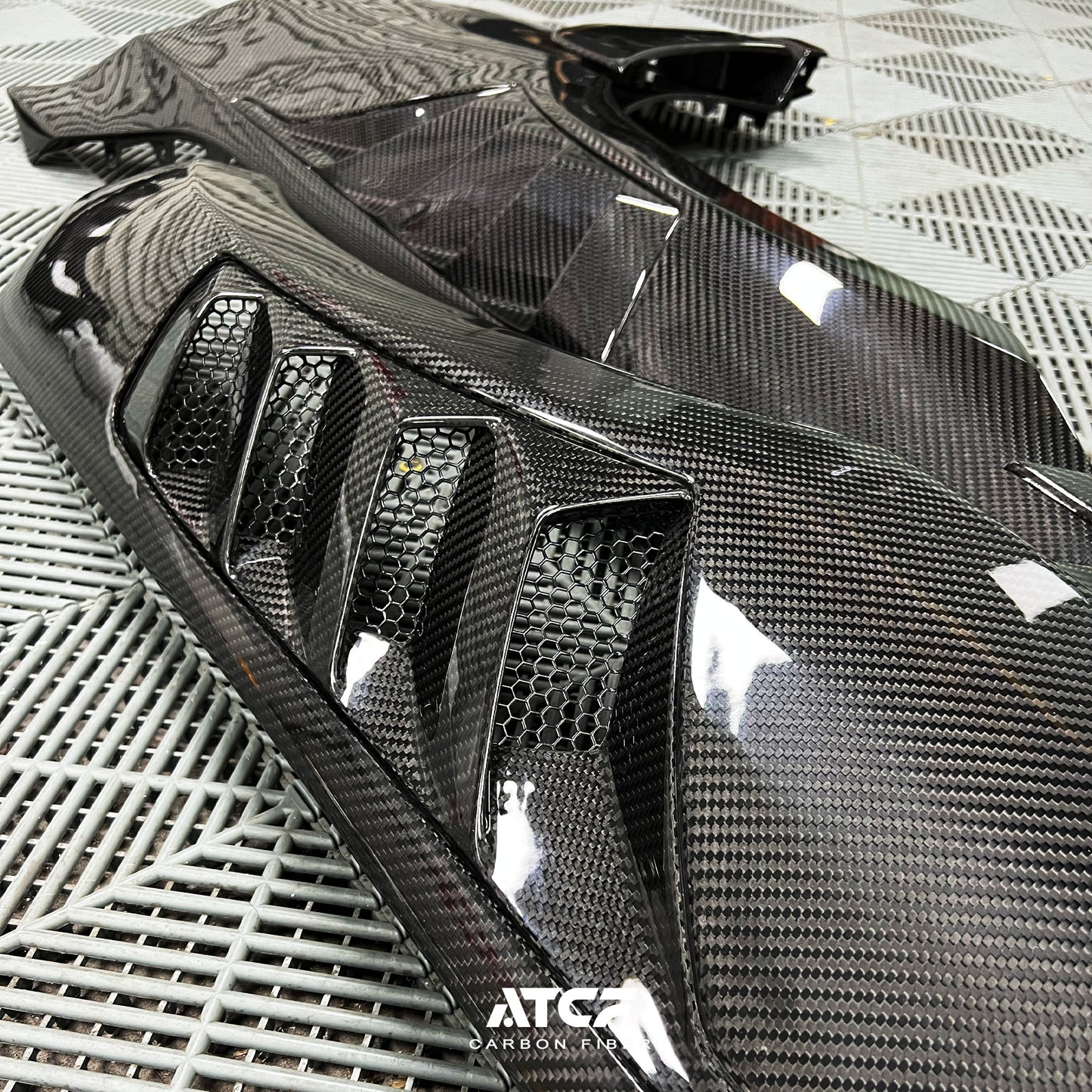 BMW G87 M2 Carbon Fiber Fenders V1